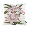 housse de coussin avec un bouquet de lys et fond blanc